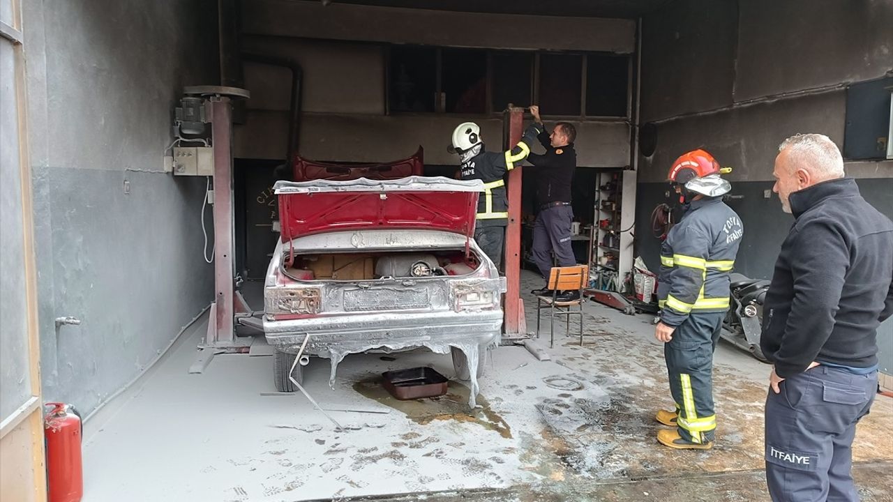 Kastamonu'da Oto Tamir Dükkanında Yangın: 2 Yaralı