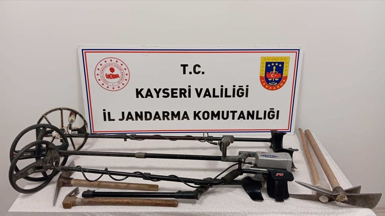 Kayseri'de İzinsiz Kazı Yapan 4 Şüpheli Yakalandı