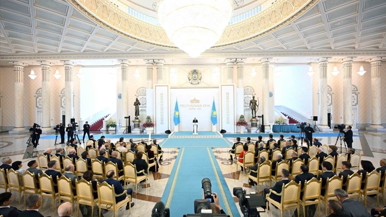 Kazakistan Ekonomik Başarılarını ve Reformlarını Duyurdu
