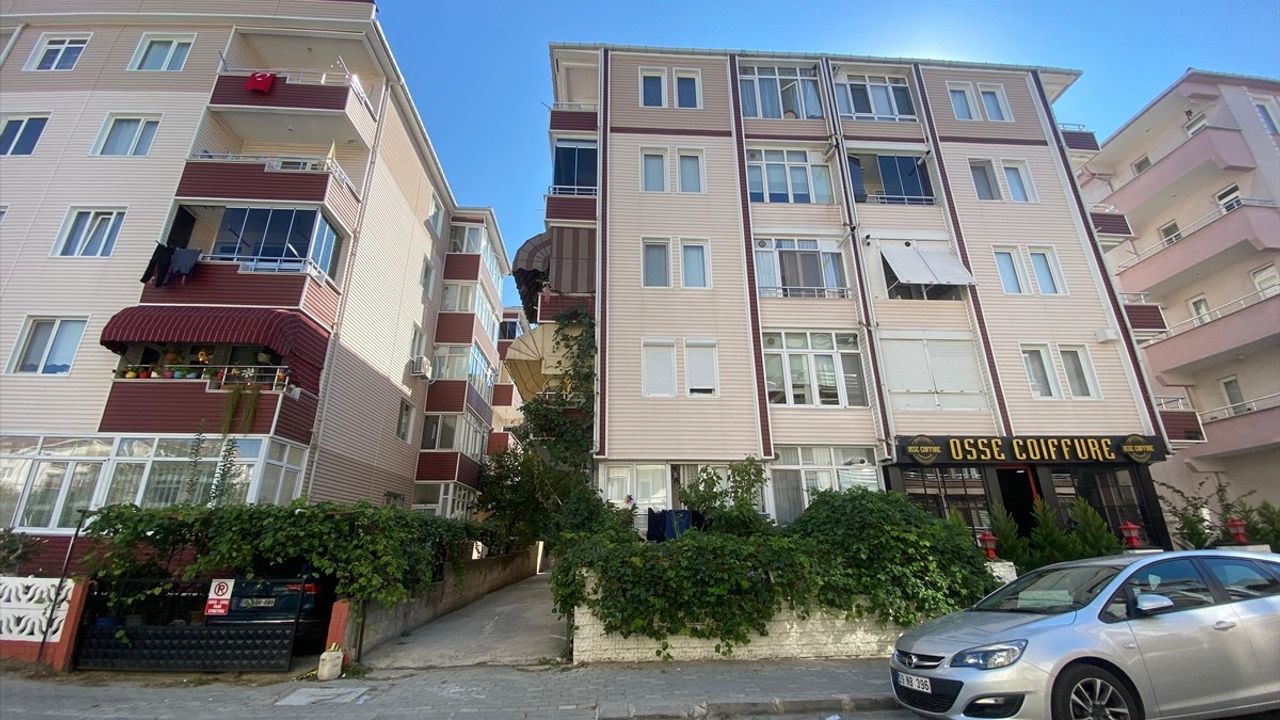 Kırklareli'nde Balkonundan Düşen Muhtar Hayatını Kaybetti