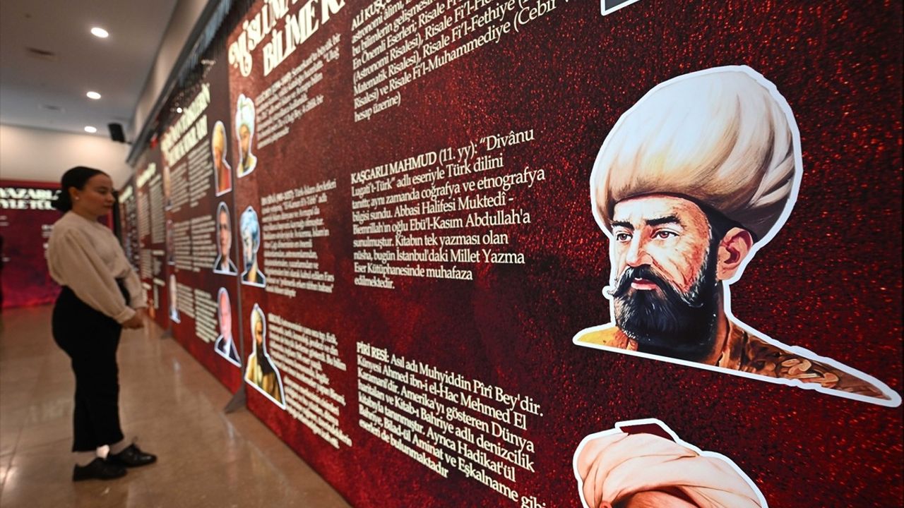 Kırmızı Çehreliler Sergisi Başkentte Sanatseverlerle Buluştu