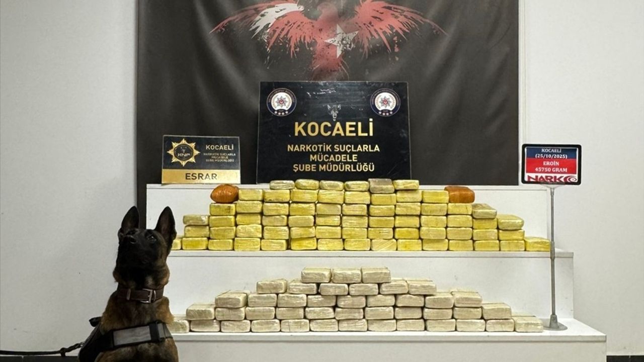 Kocaeli'de Uyuşturucu Operasyonu: 45 Kilo Eroin ve 1 Kilo Esrar Ele Geçirildi