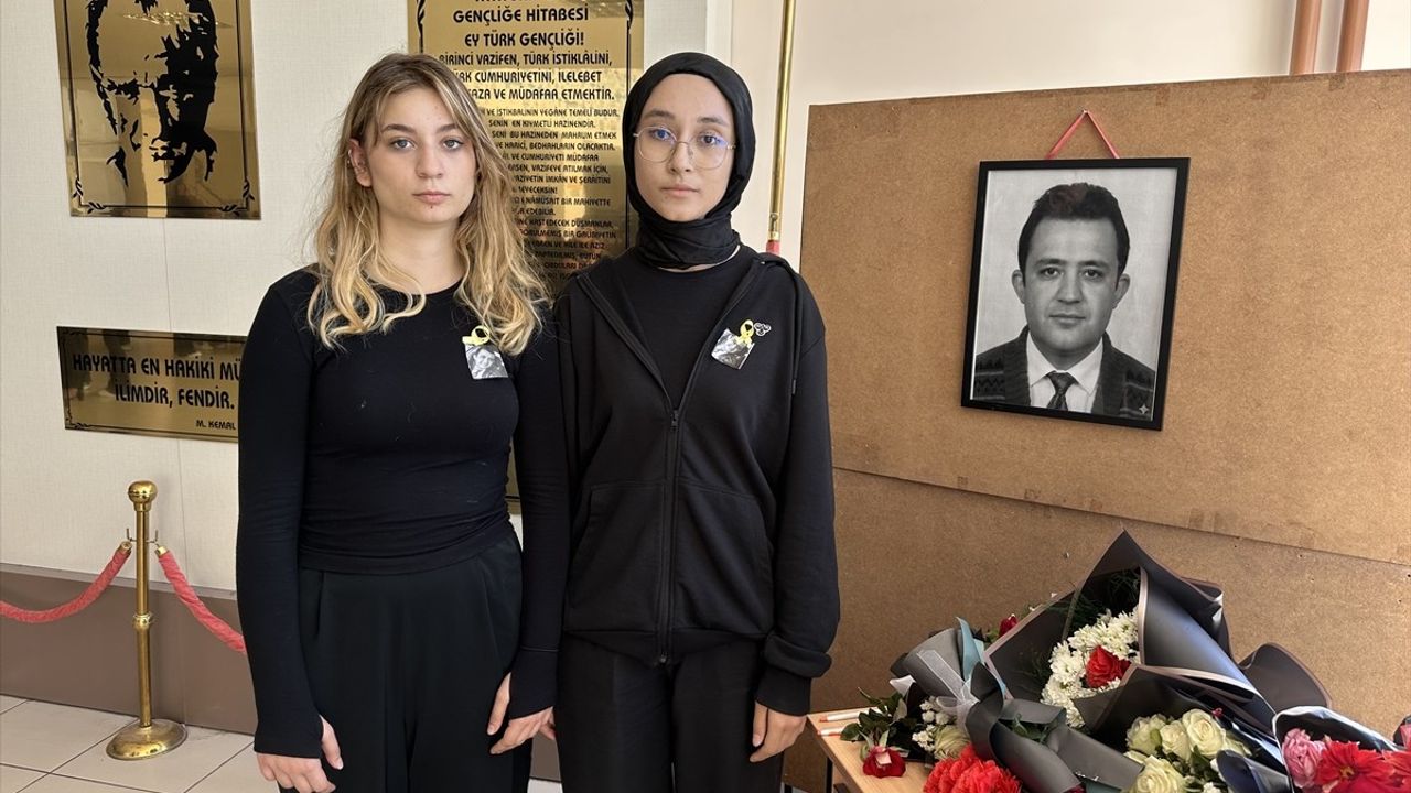 Konya'da Kazada Hayatını Kaybeden Öğretmen İçin Okulda Yas Tutuluyor