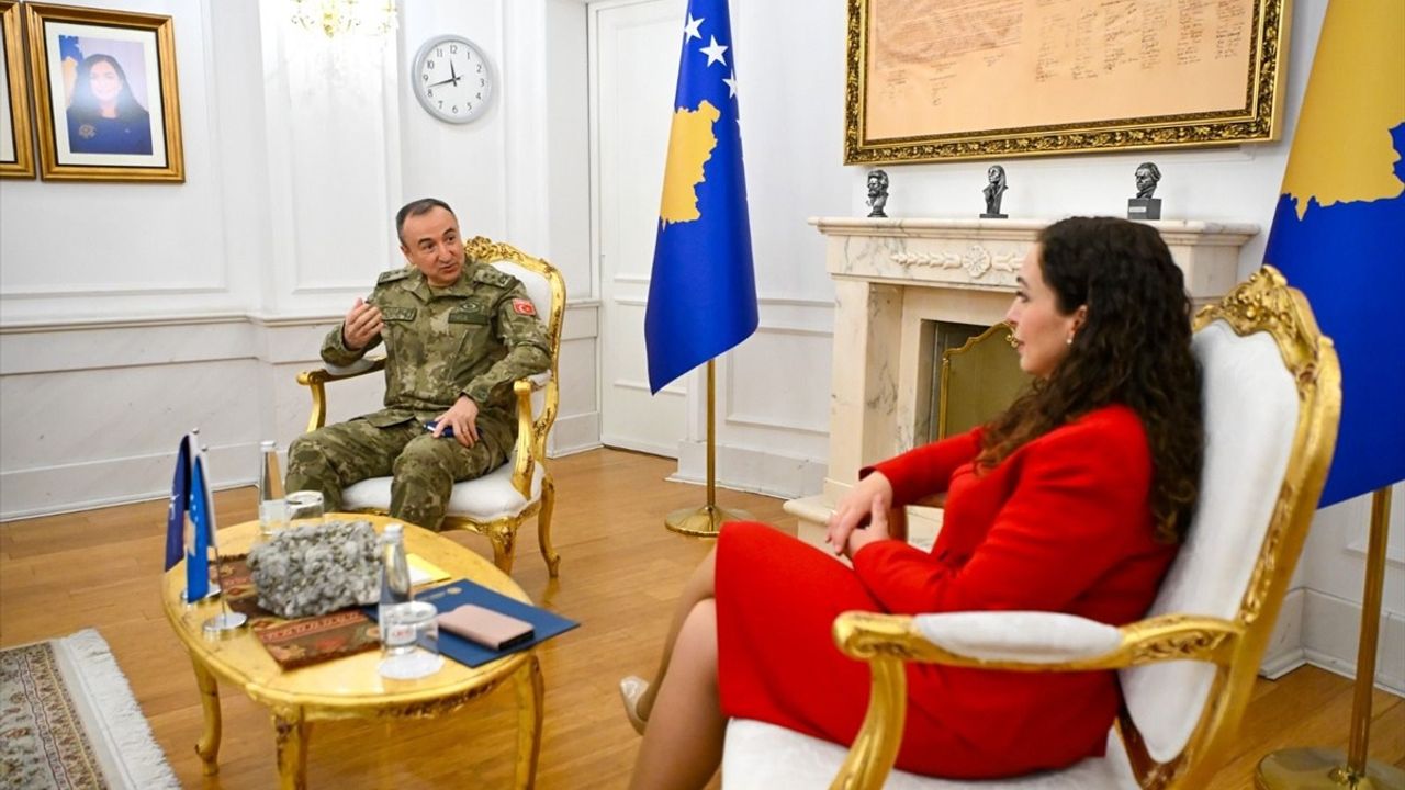 Kosova Cumhurbaşkanı Osmani, KFOR Komutanı Tümgeneral Ulutaş'ı Ağırladı