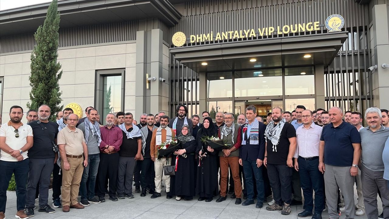 Küresel Sumud Filosu Aktivistleri Antalya'ya Döndü