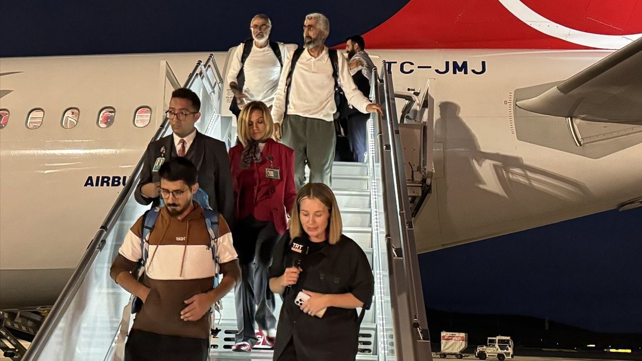 Küresel Sumud Filosu'ndaki Türk Aktivistler İstanbul'a Döndü