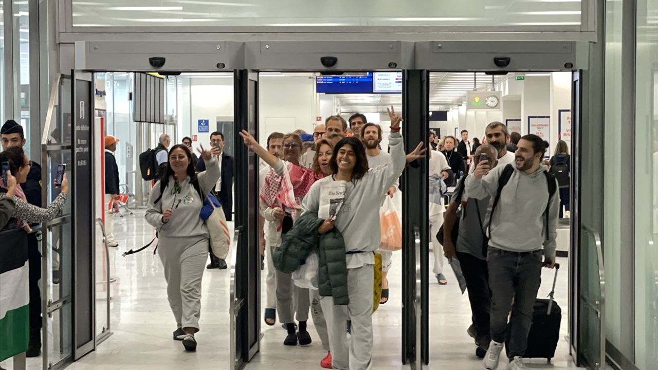 Küresel Sumud Filosu'ndan Fransız Aktivistler Fransa'ya Dönüş Yaptı