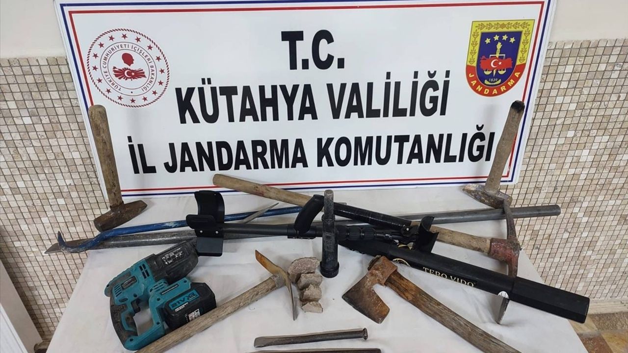 Kütahya'da Kaçak Kazı Operasyonu: 9 Gözaltı