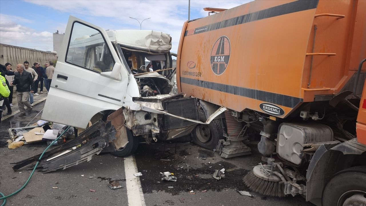 Kütahya'da Trafik Kazası: Bir Ölü, Bir Yaralı
