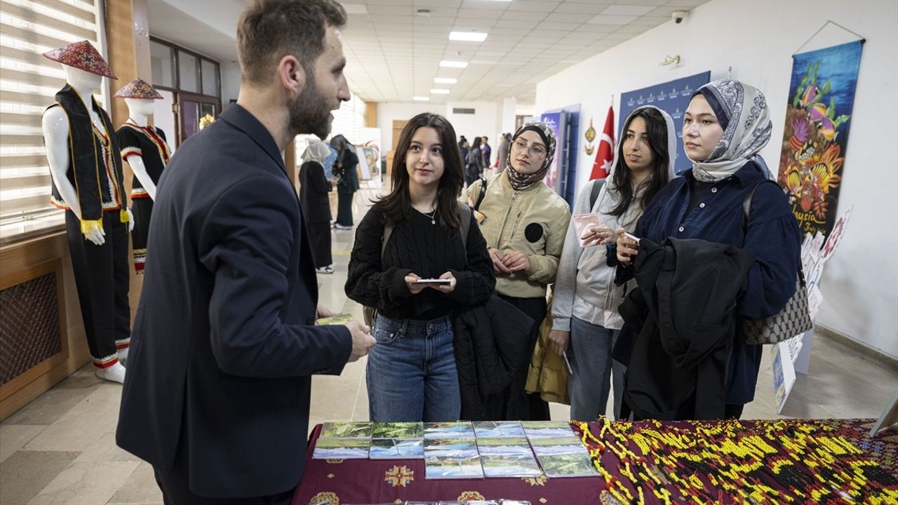 Malezya'nın Renkleri: Kültür ve Gastronomi Etkinliği Ankara'da Gerçekleşti