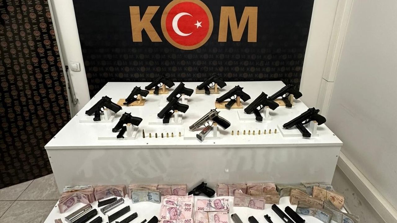 Mardin'de Ruhsatsız Silah Operasyonu: 12 Tabanca Ele Geçirildi