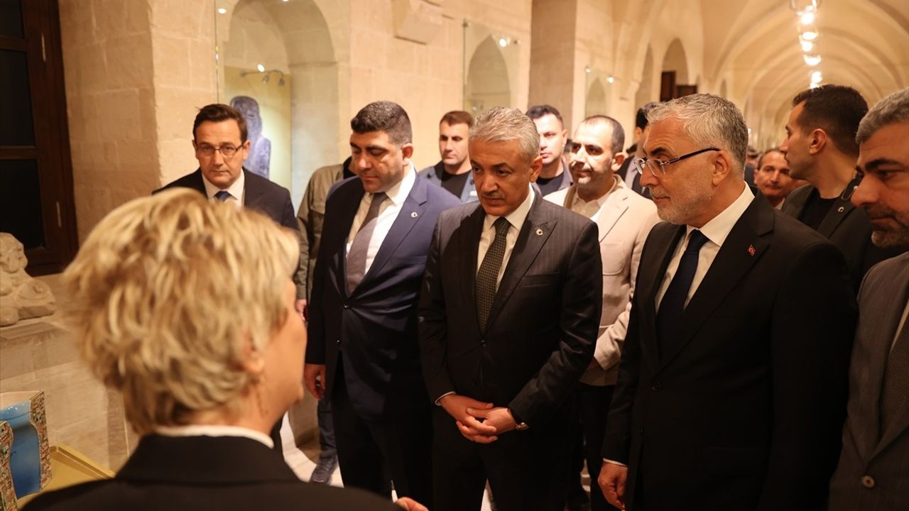 Mardin Kültür Yolu Festivali'nde Bakan Işıkhan'dan Sanata Vurgu