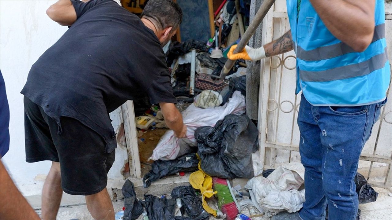 Mersin'de Atık Stoku Temizlendi