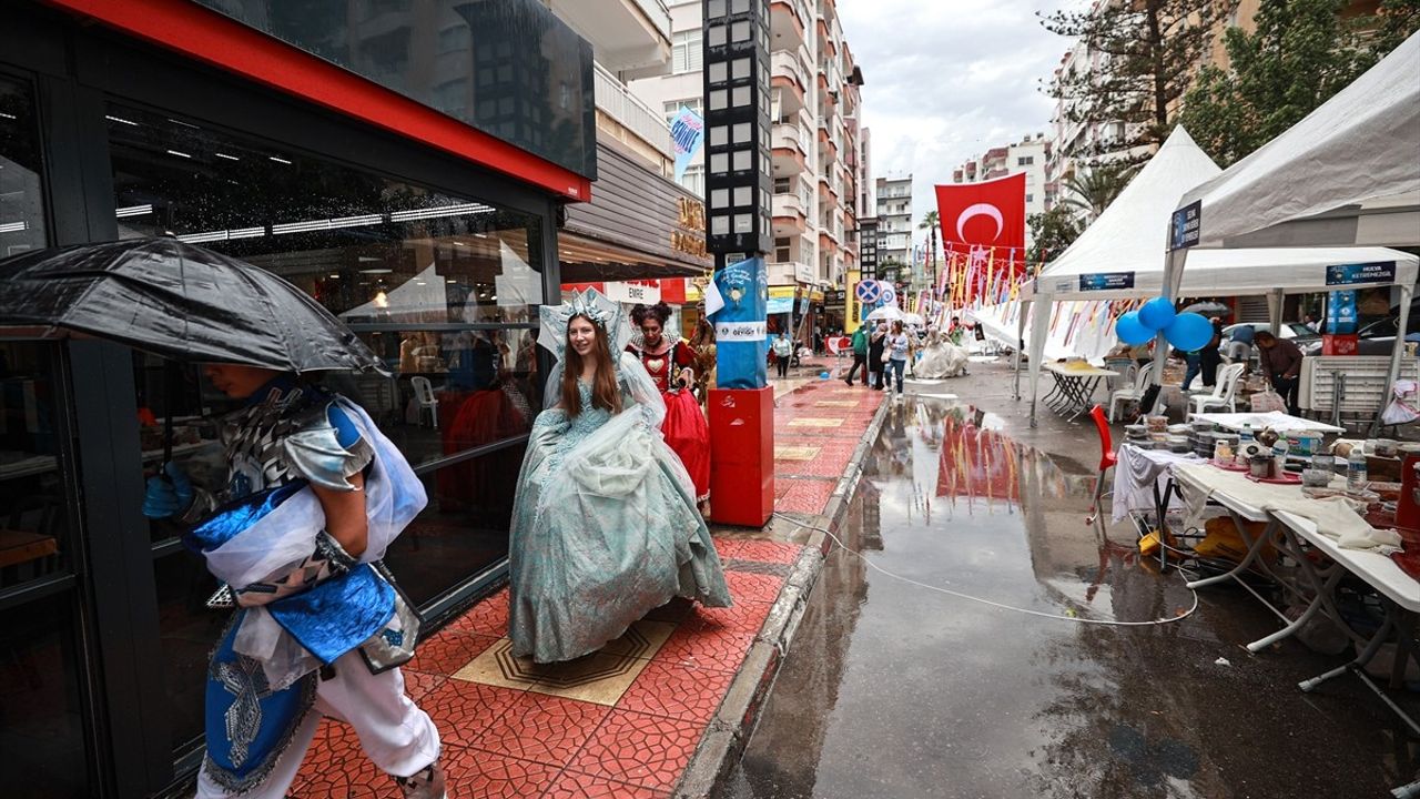 Mersin'de Sağanak Yağış ve Şiddetli Rüzgar Hayatı Vuruyor