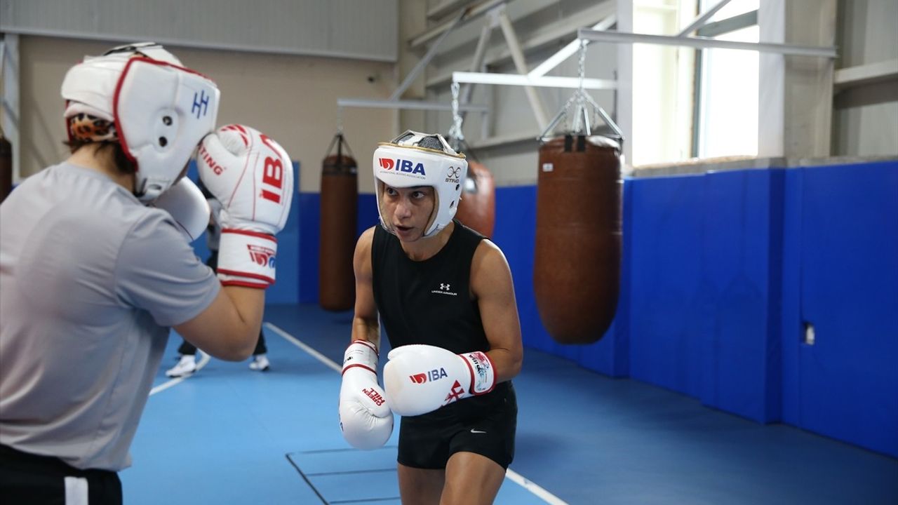 Milli Boksör Ayşen Taşkın, Hedef Altın Madalya ile Dönmek