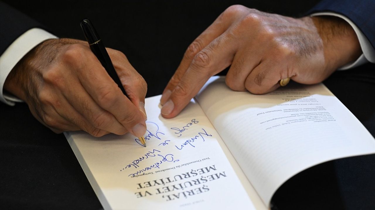 Milli Eğitim Bakanı Tekin, Ankara Kitap Fuarı'nda Eğitim Sistemini Evaluated