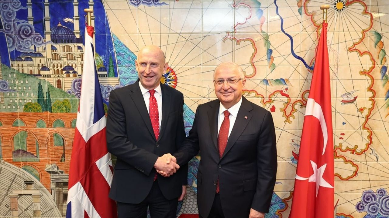 Milli Savunma Bakanı Güler, İngiltere ile Savunma İşbirliğini Görüştü