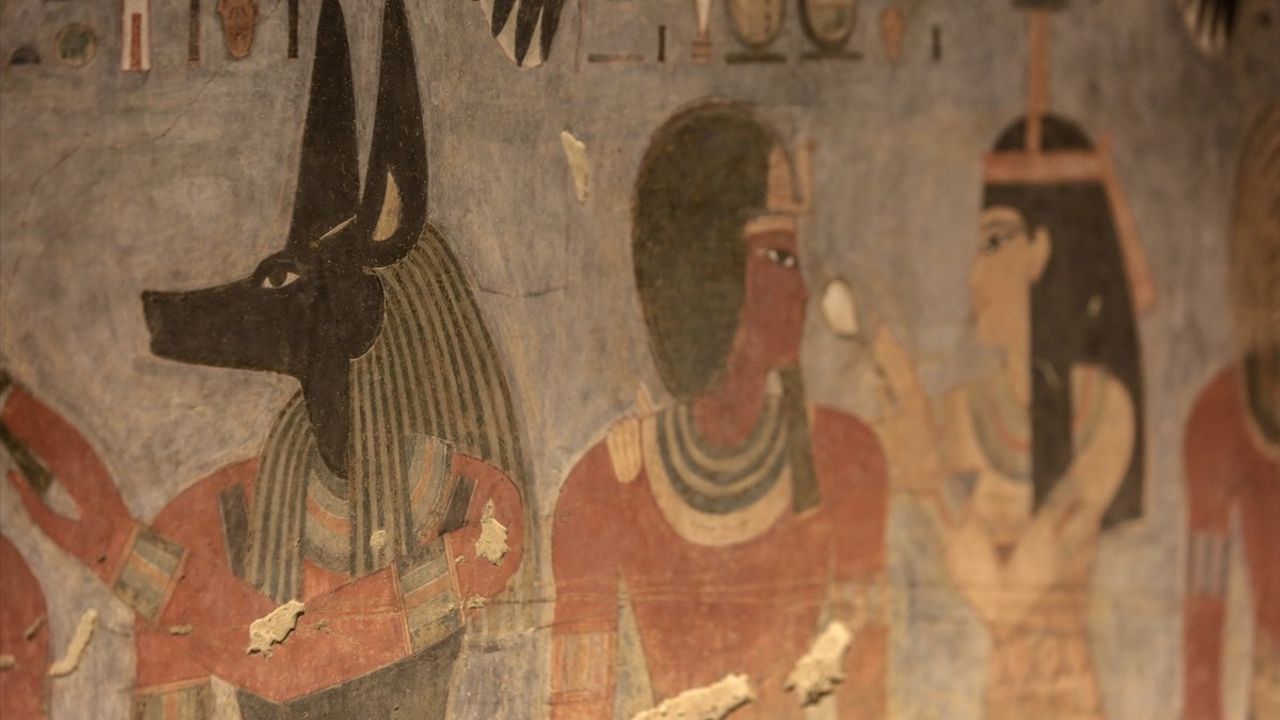 Mısır'da Kral III. Amenhotep'in Mezarı Yeniden Açılıyor