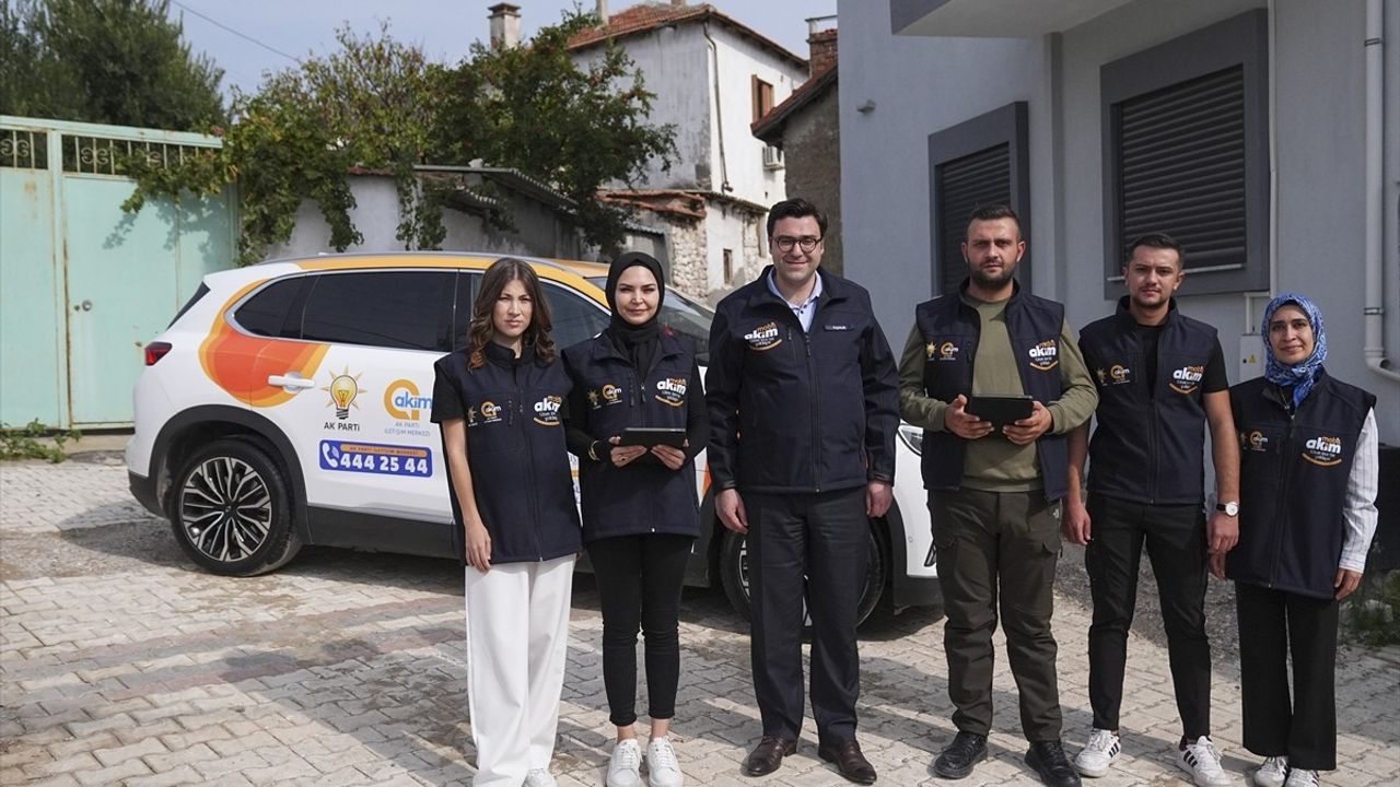 Mobil AK Parti İletişim Merkezi İzmir'de Kırsal Mahalleleri Ziyaret Etti