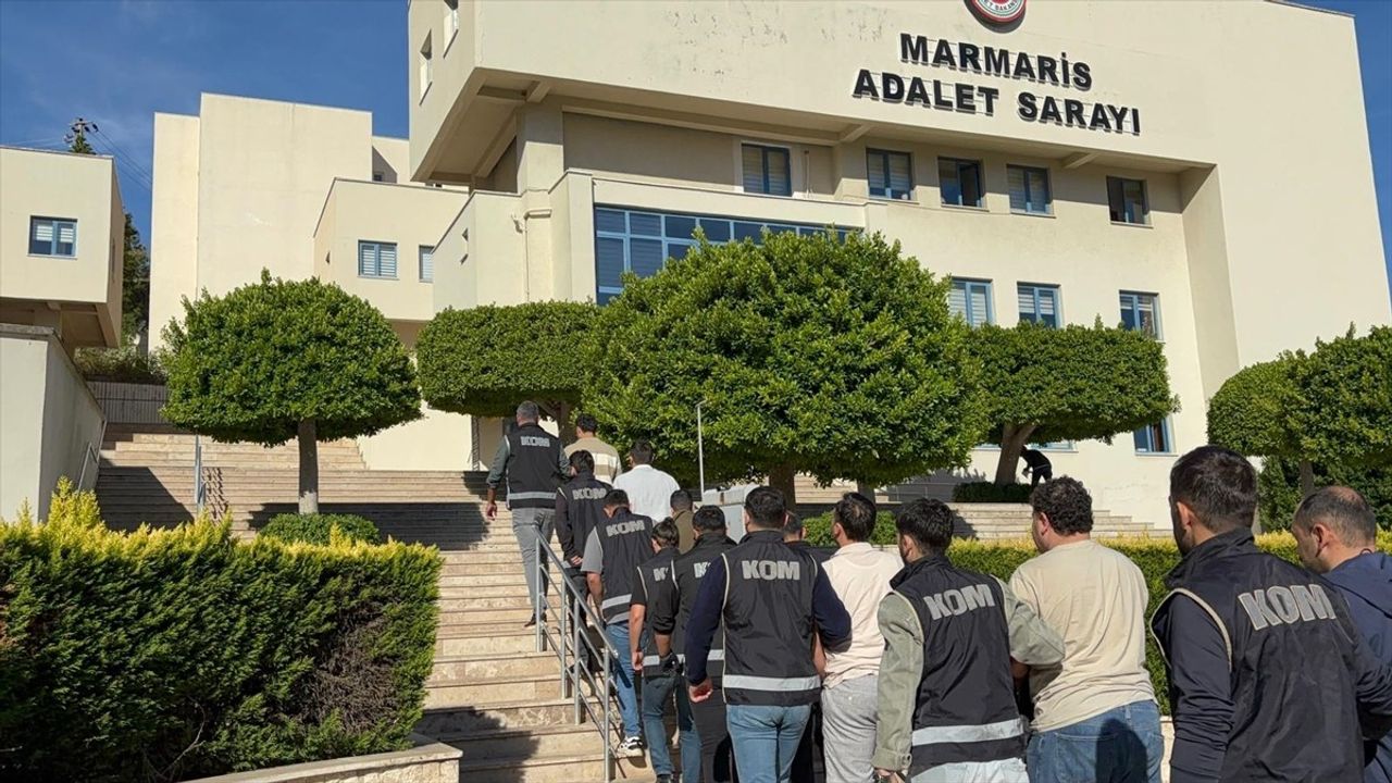 Muğla'da FETÖ Sanıkları Tekneyle Yurt Dışına Kaçarken Yakalandı