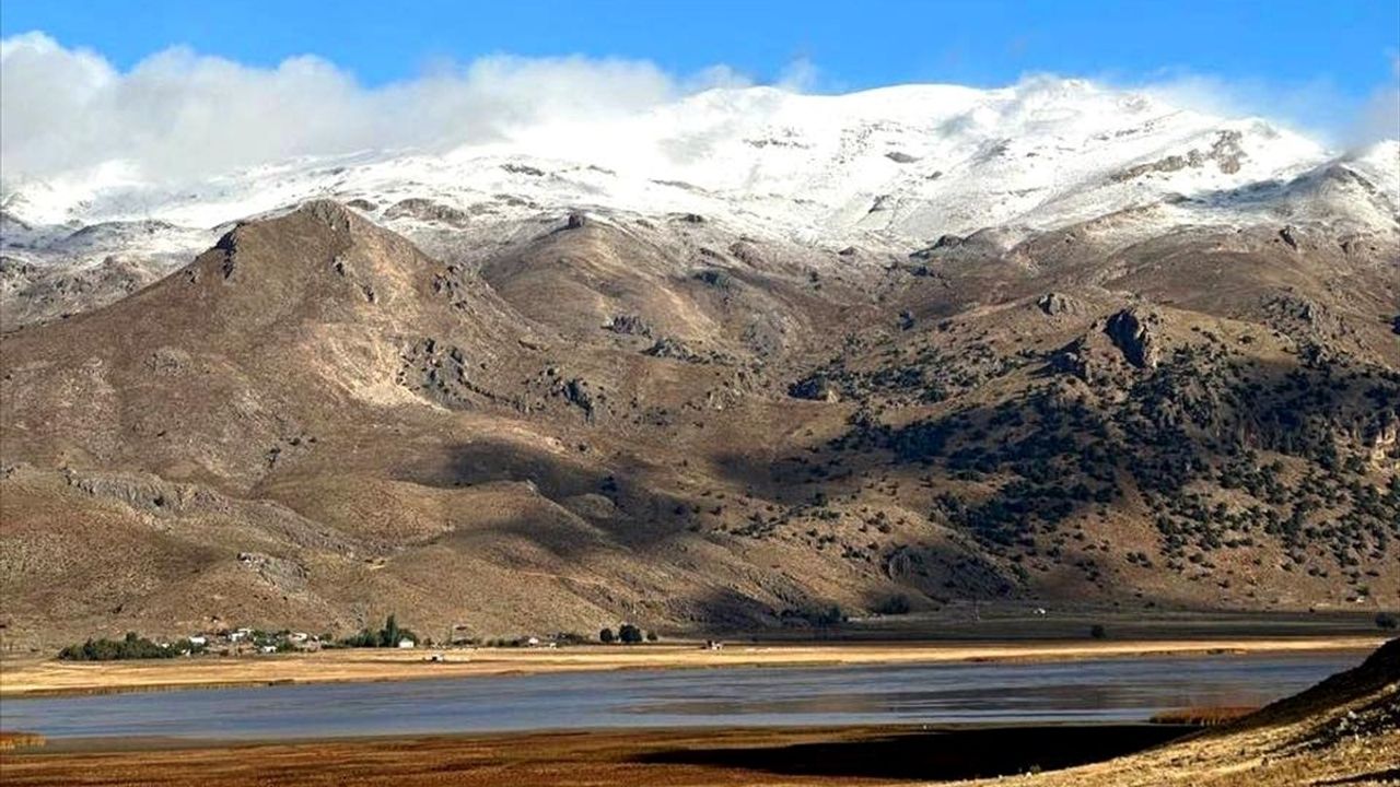 Muğla'da Mevsimin İlk Karı Yağdı