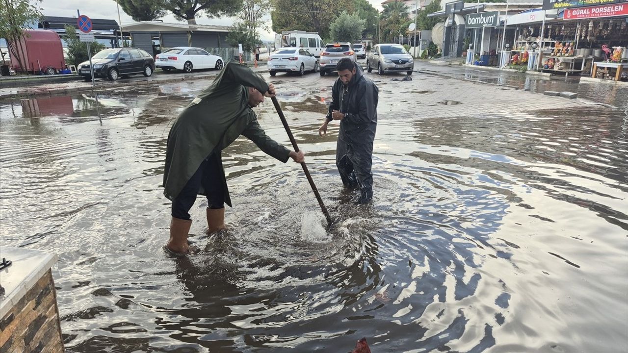 Muğla'da Sağanak: Fethiye ve Köyceğiz'de Su Baskınları