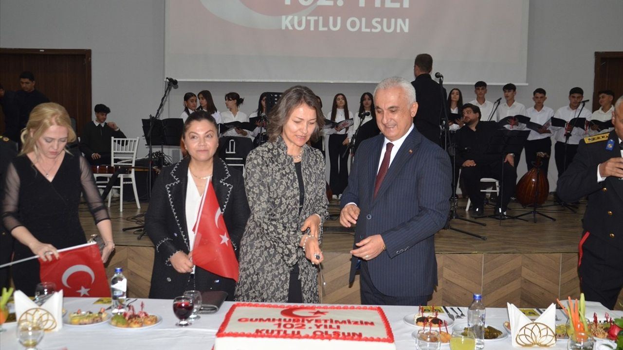 Muş'ta 29 Ekim Cumhuriyet Bayramı Resepsiyonu