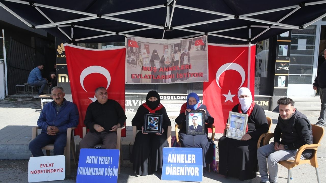 Muş'ta Aileler Evlatlarına Kavuşmak İçin Eylemde