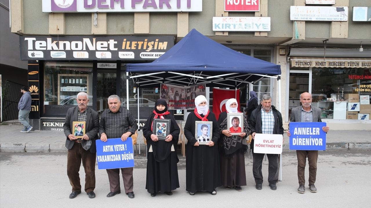 Muş'ta Ailelerin Çocukları İçin Eylemleri Devam Ediyor