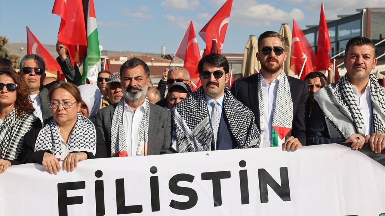 Nevşehir'de Gazze'ye Destek Yürüyüşü