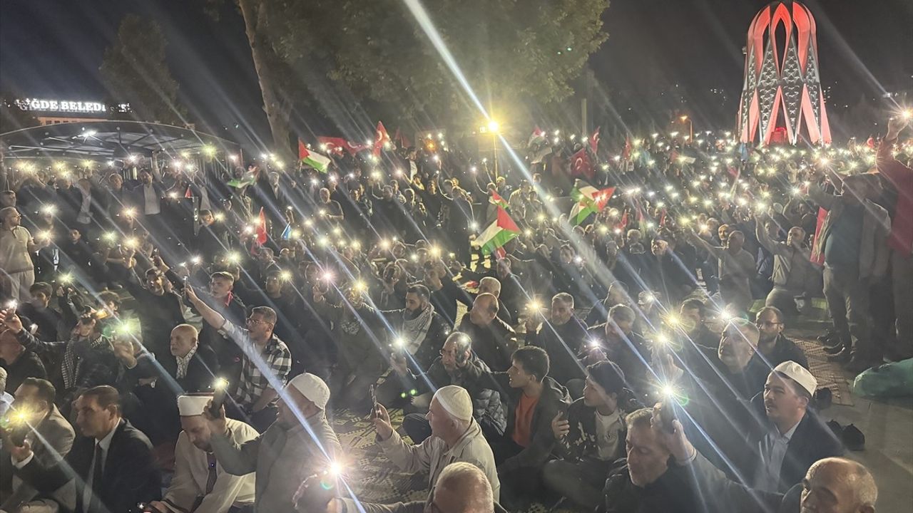 Niğde'de Küresel Sumud Filosu'na Destek Gösterisi