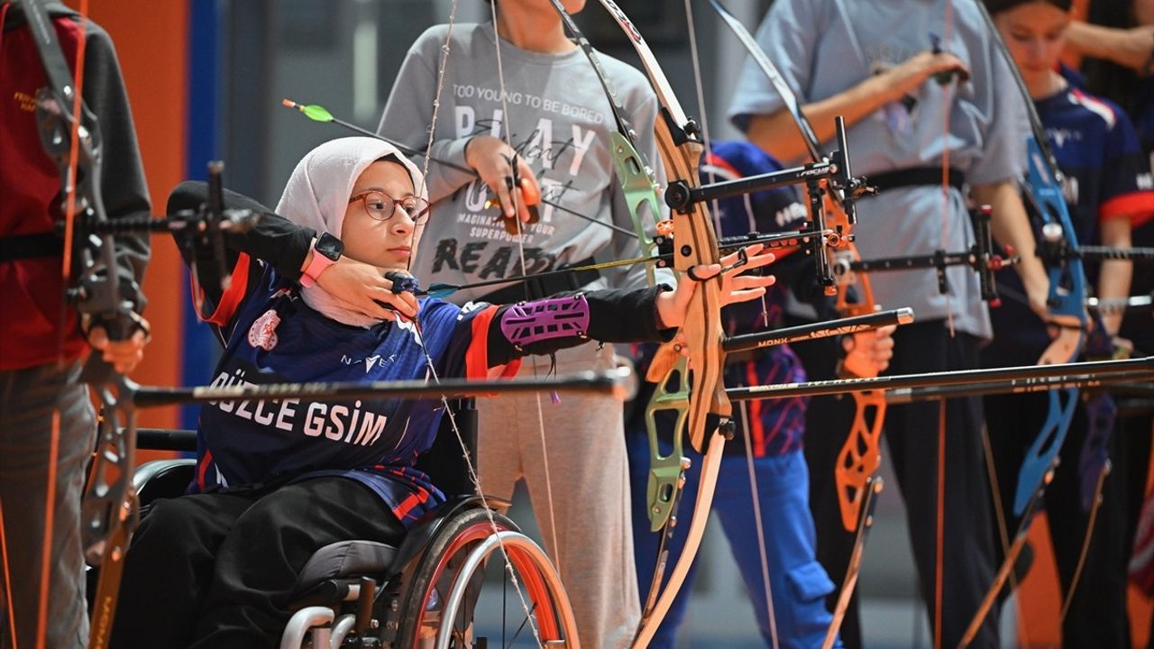 Okçulukta Hedef Büyüten Asuman Coşkun