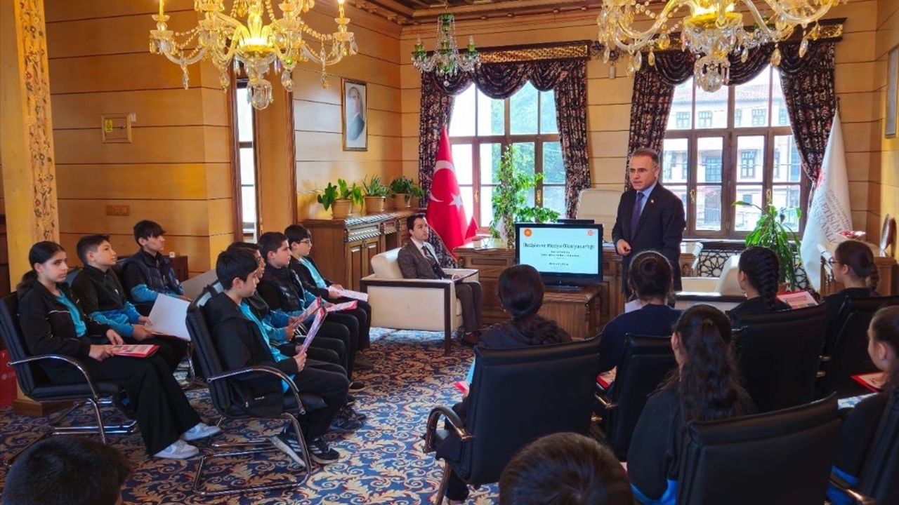 Ortaokul Öğrencileri Medya Okuryazarlığı Eğitiminde