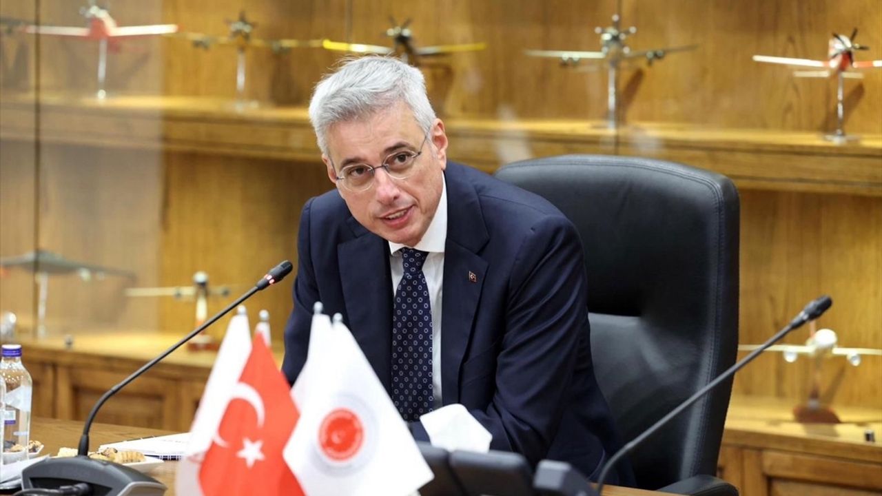 Sağlık Bakanı GÖKBEY Helikopterini Tanıttı