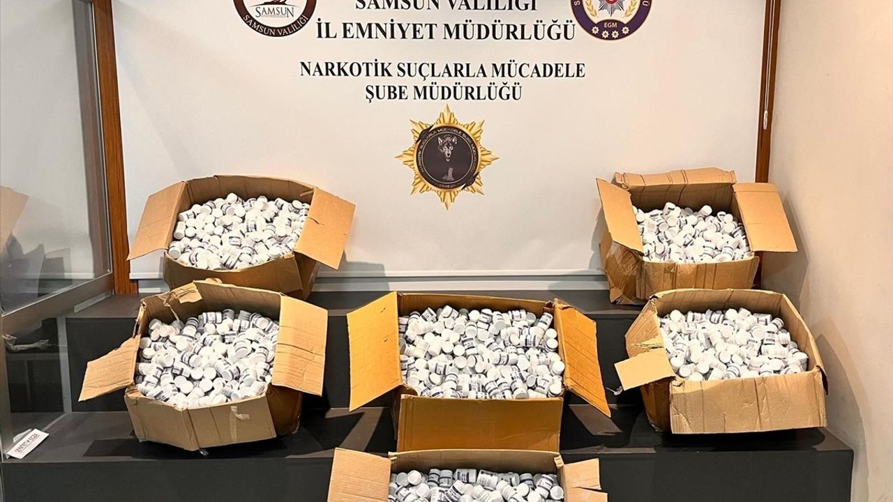 Samsun'da Uyuşturucu Operasyonu: 153 Bin Sentetik Ecza Ele Geçirildi