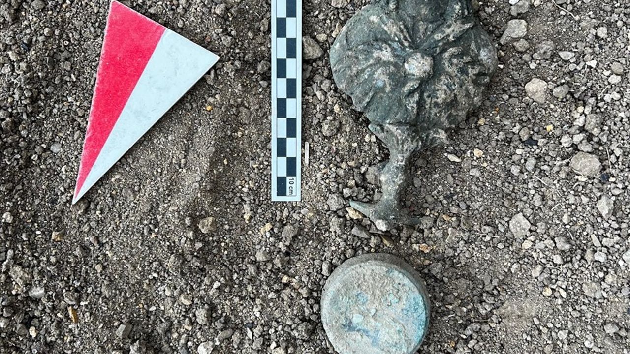 Satala Antik Kenti'nde Mısır Tanrıçası İsis'in Bronz Büstü Keşfedildi