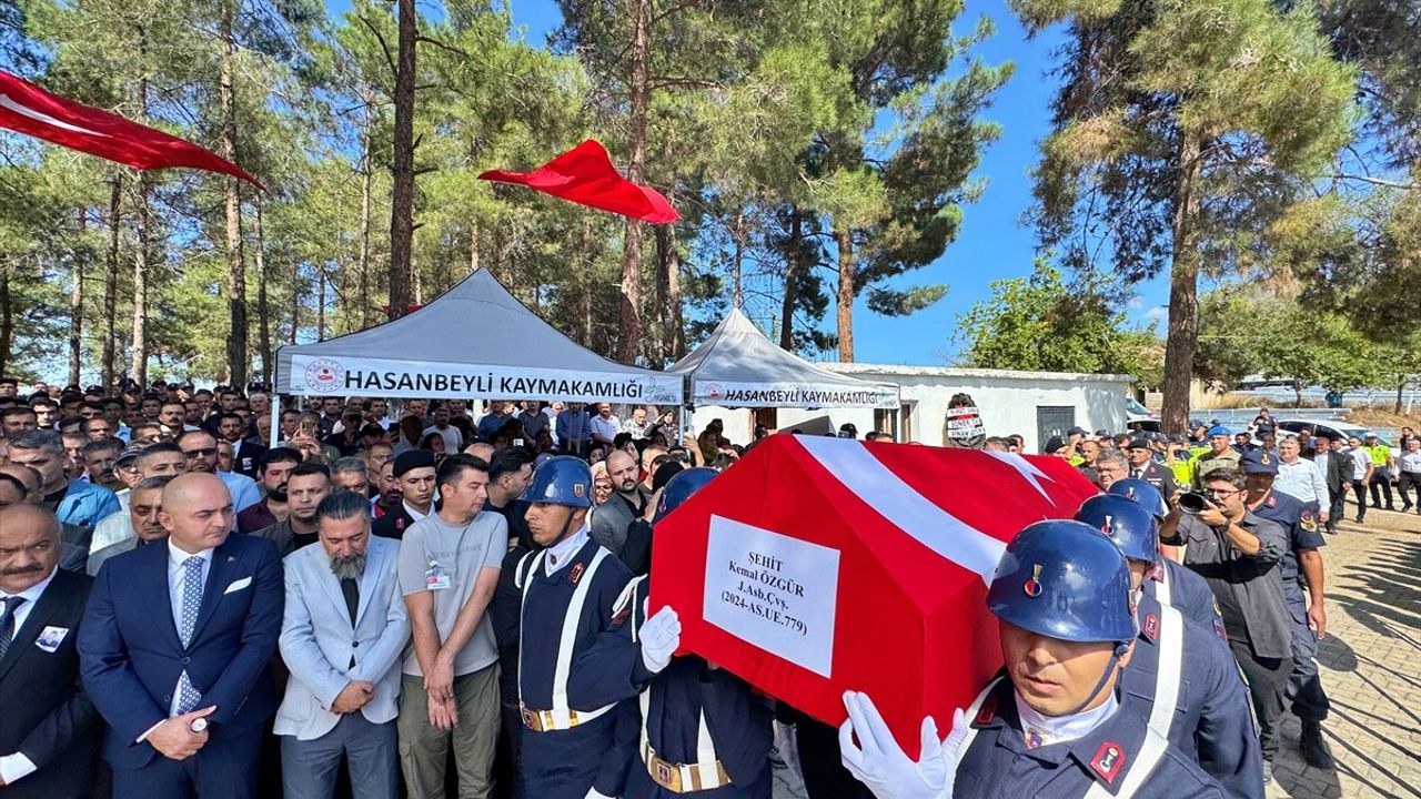 Şehit Jandarma Astsubay Kemal Özgür Defnedildi