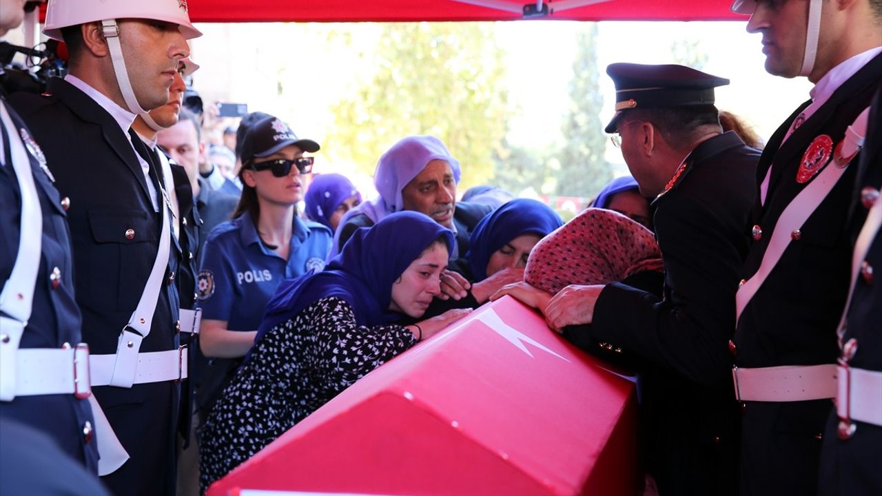 Şehit Polis Memuru Ömer Amilağ Son Yolculuğuna Uğurlandı