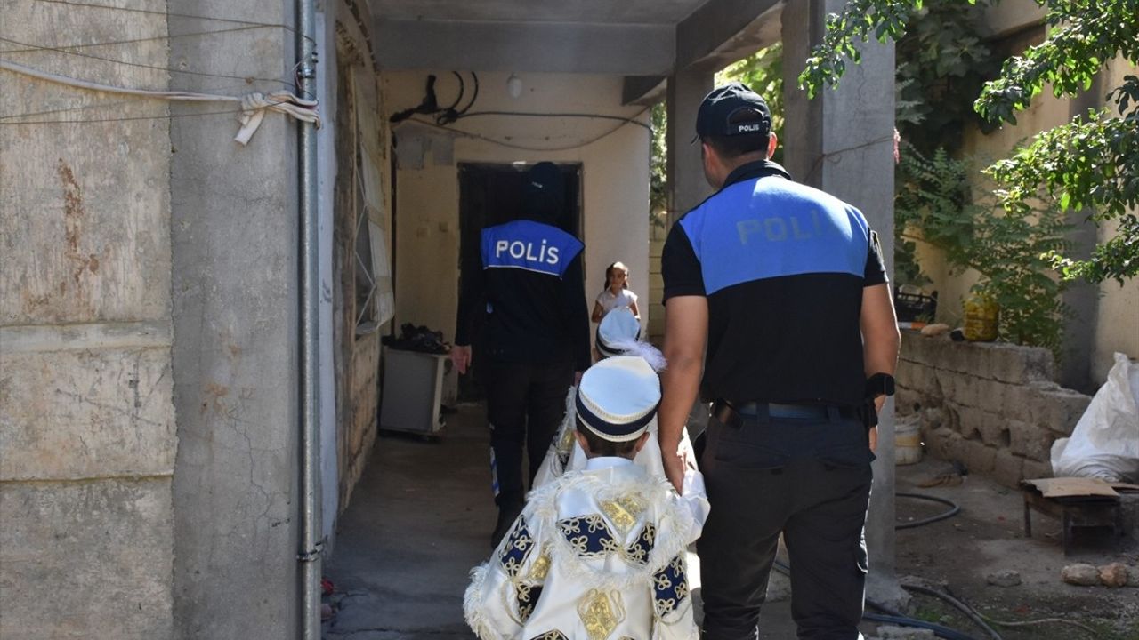 Siirt'te Kirvem Polis Olsun Projesi Başarıyla Devam Ediyor