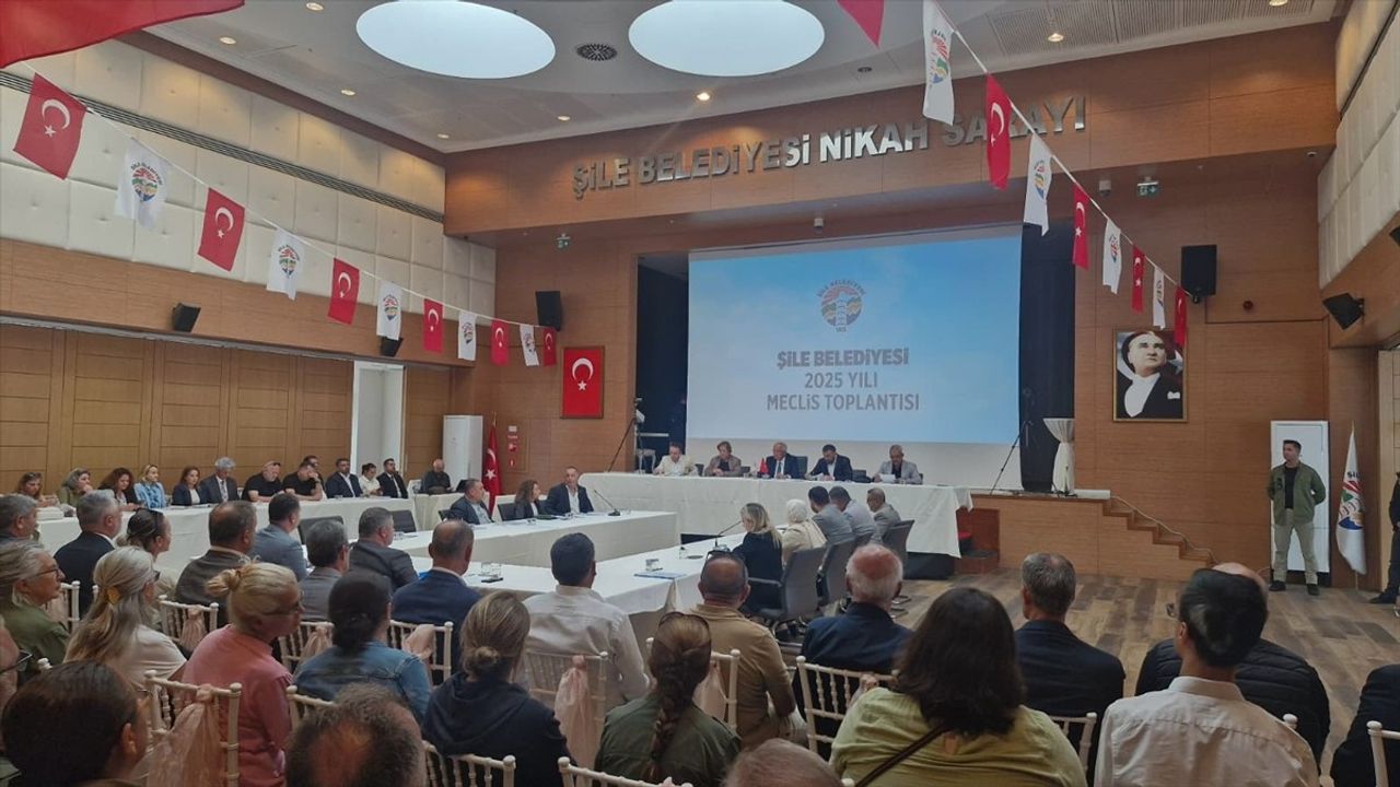 Şile Belediye Meclisi Toplantısında Borçlar ve Festival Tartışmaları