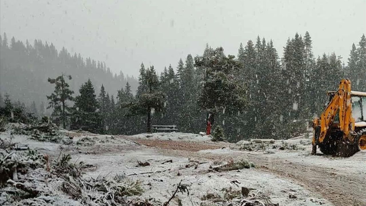 Sinop'ta Mevsimin İlk Karı Yağdı