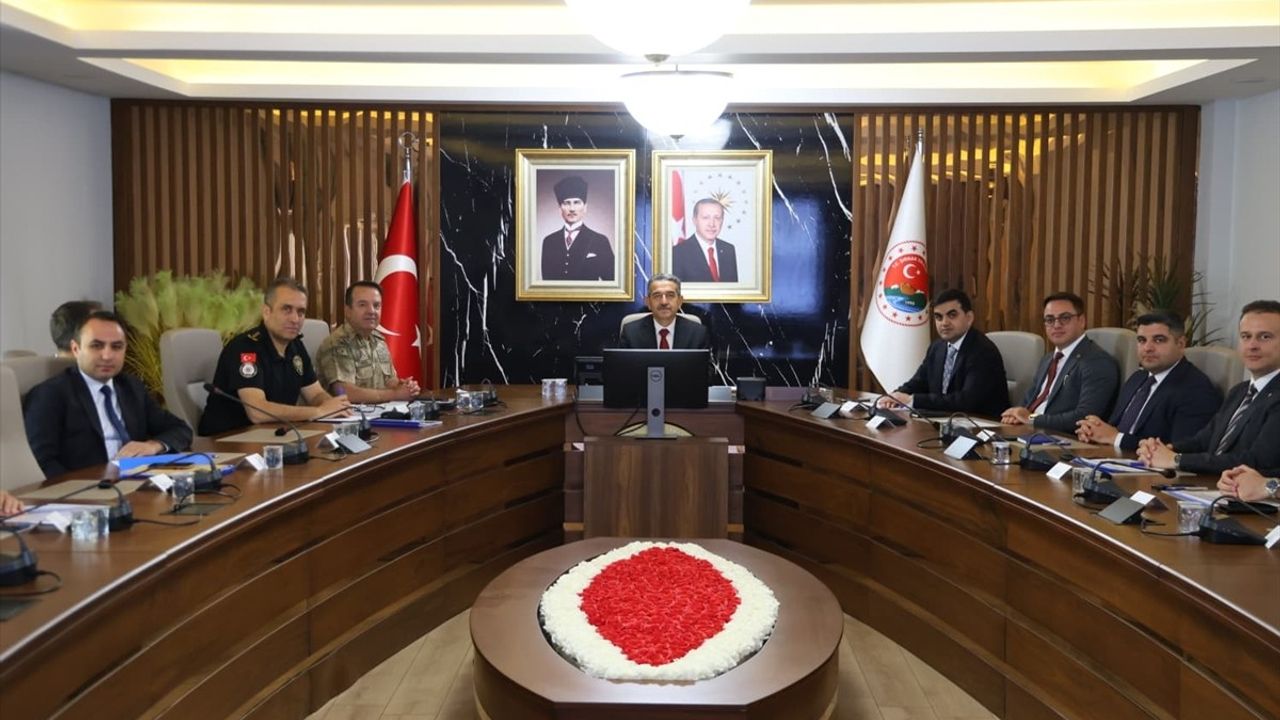 Şırnak'ta Güvenlik ve Asayiş Toplantısı Yapıldı