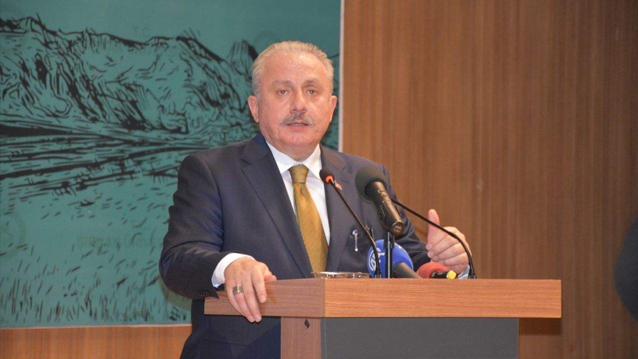 Şırnak Üniversitesi 2025-2026 Akademik Yılı Açılış Töreni Gerçekleştirildi