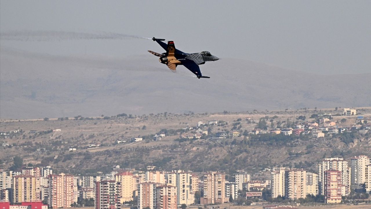 SOLOTÜRK, Kayseri'de Nefes Kesen Bir Gösteri Gerçekleştirdi