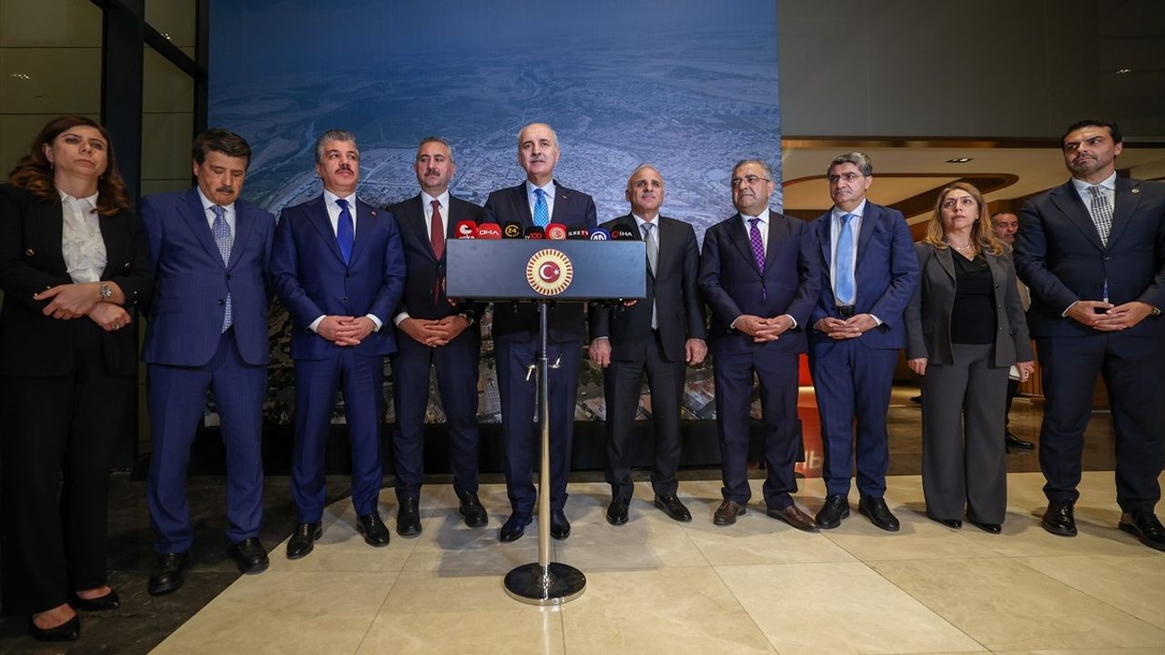 TBMM Başkanı Kurtulmuş: Diyarbakır'da Barışı ve Kardeşliği Vurguladı