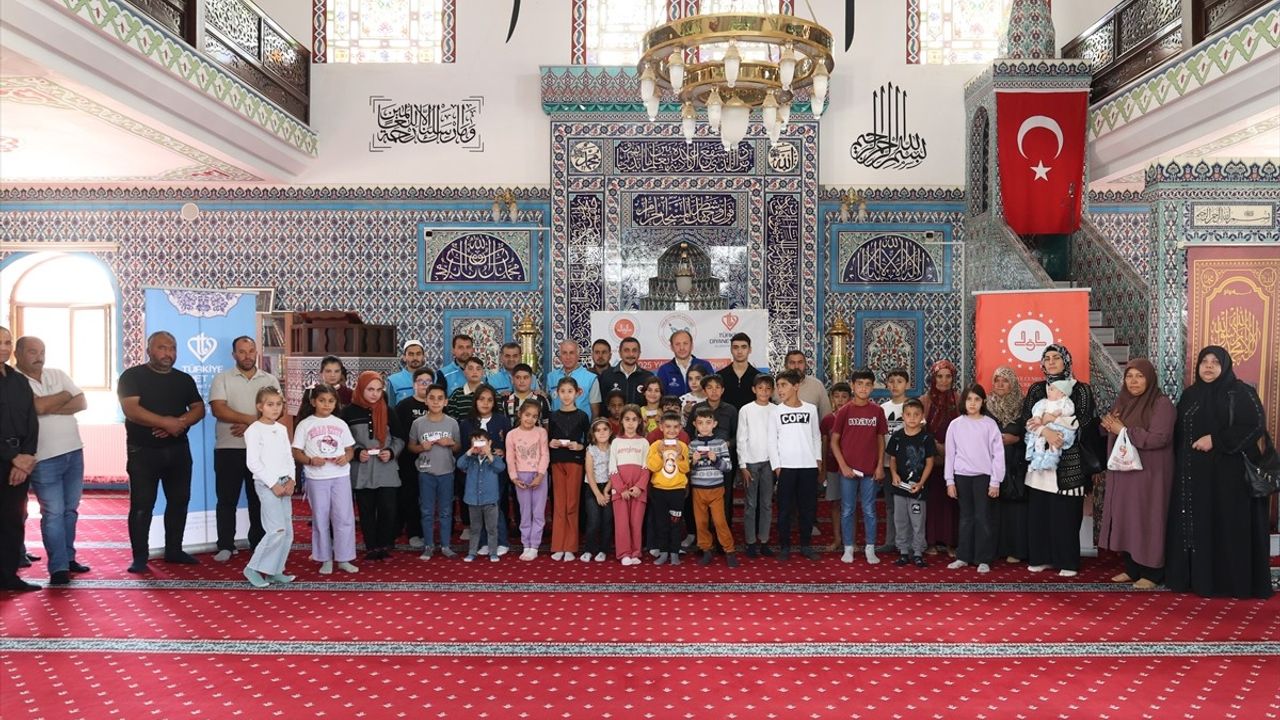 TDV, Elbistan ve Pazarcık'taki Ailelere Yardımda Bulundu