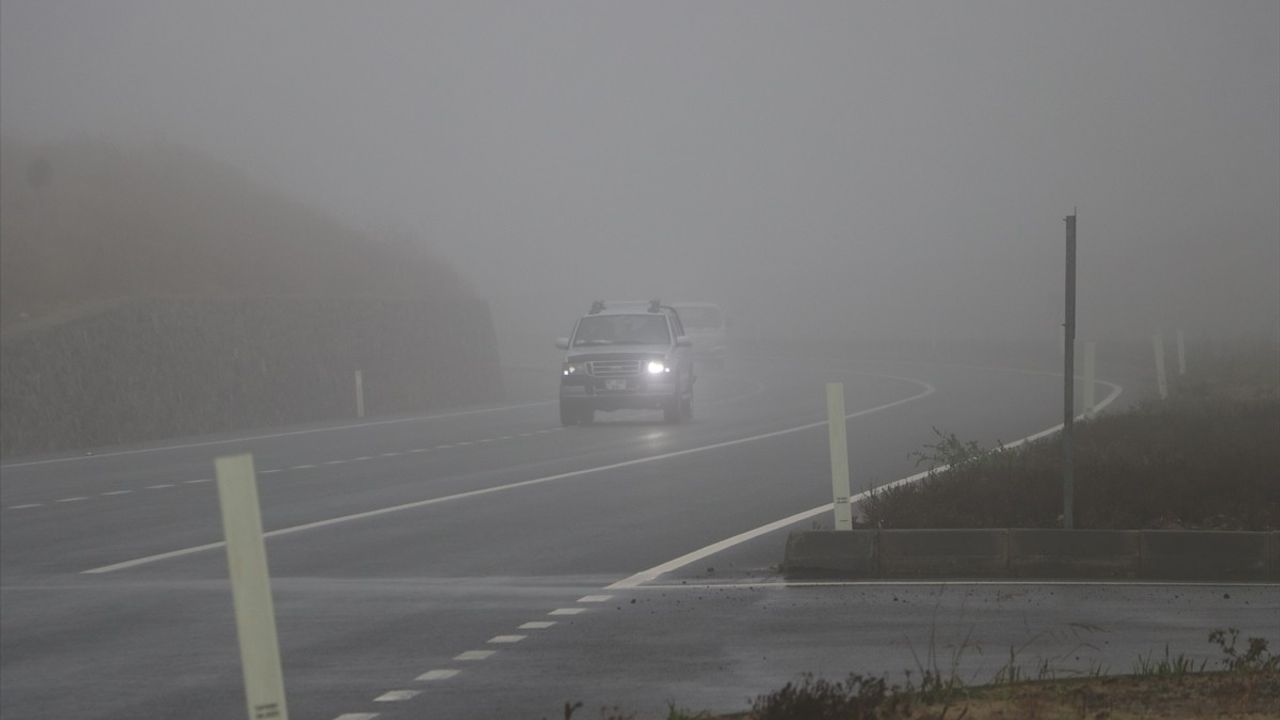 Tekirdağ'da Etkili Olan Sis Görüş Mesafesini Düşürdü