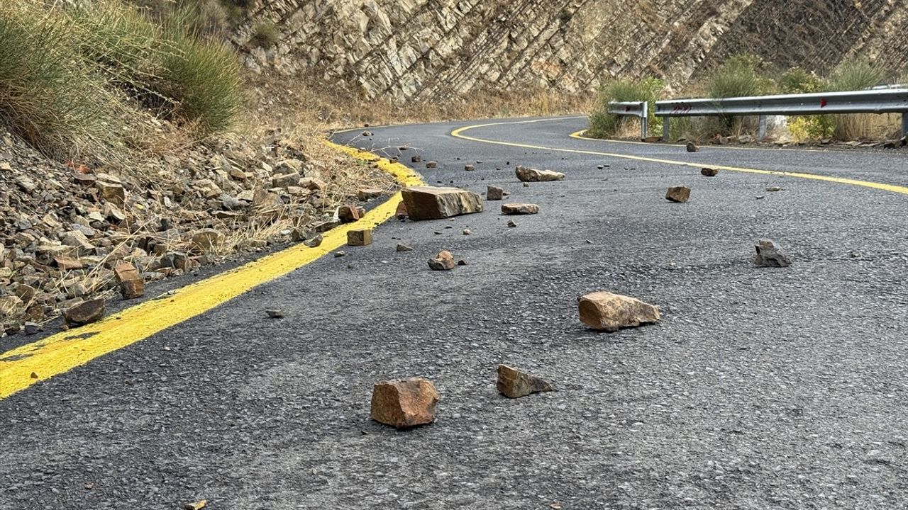 Tekirdağ'da Sağanak Sonrası Kaya Düşmesi Olayı