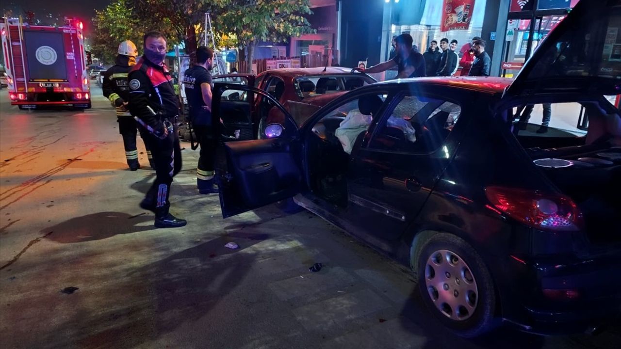 Tekirdağ'da Zincirleme Trafik Kazası: 3 Yaralı