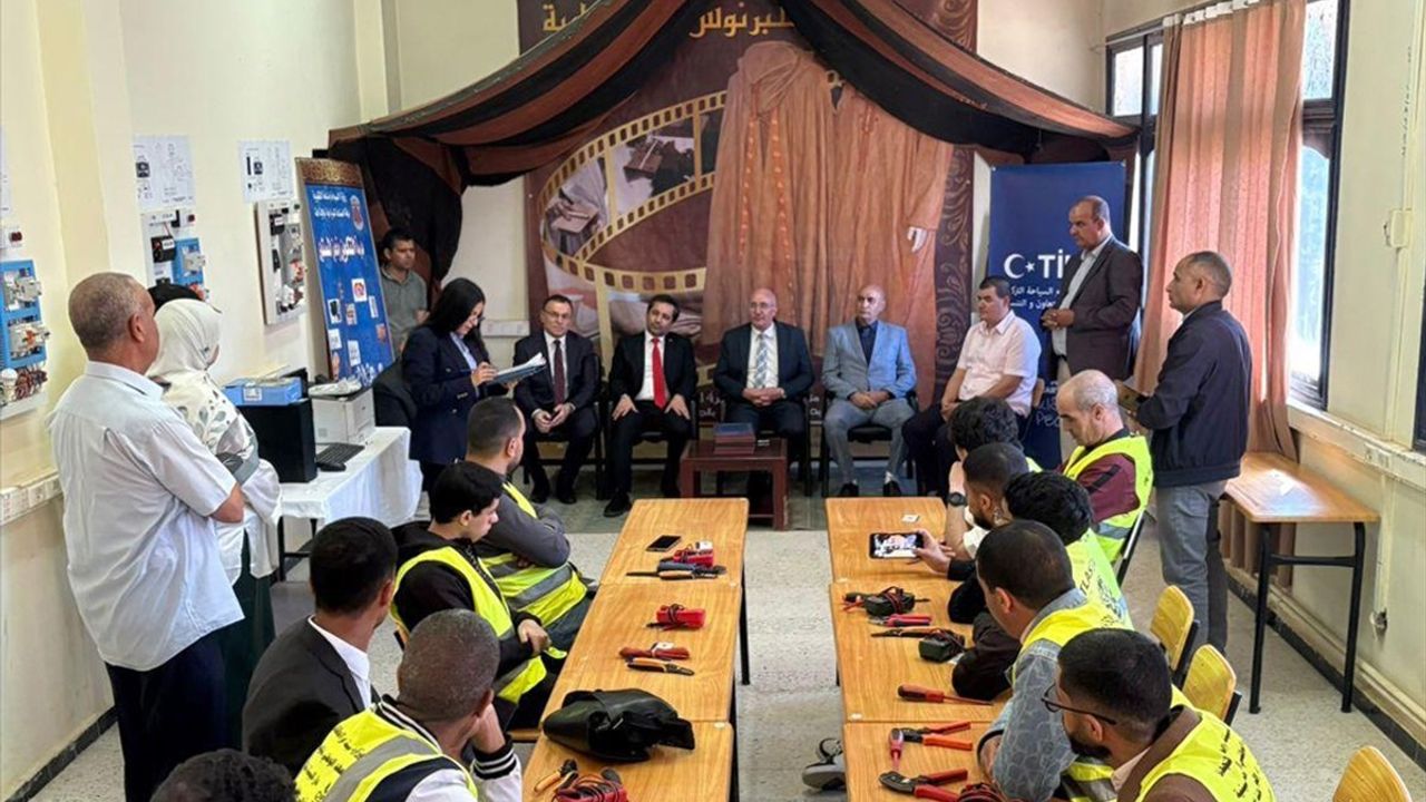 TİKA, Cezayir'de Yenilenebilir Enerji Laboratuvarı Kurdu